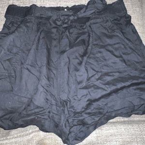 Black paper bag shorts. Loose fitting. Nwt.